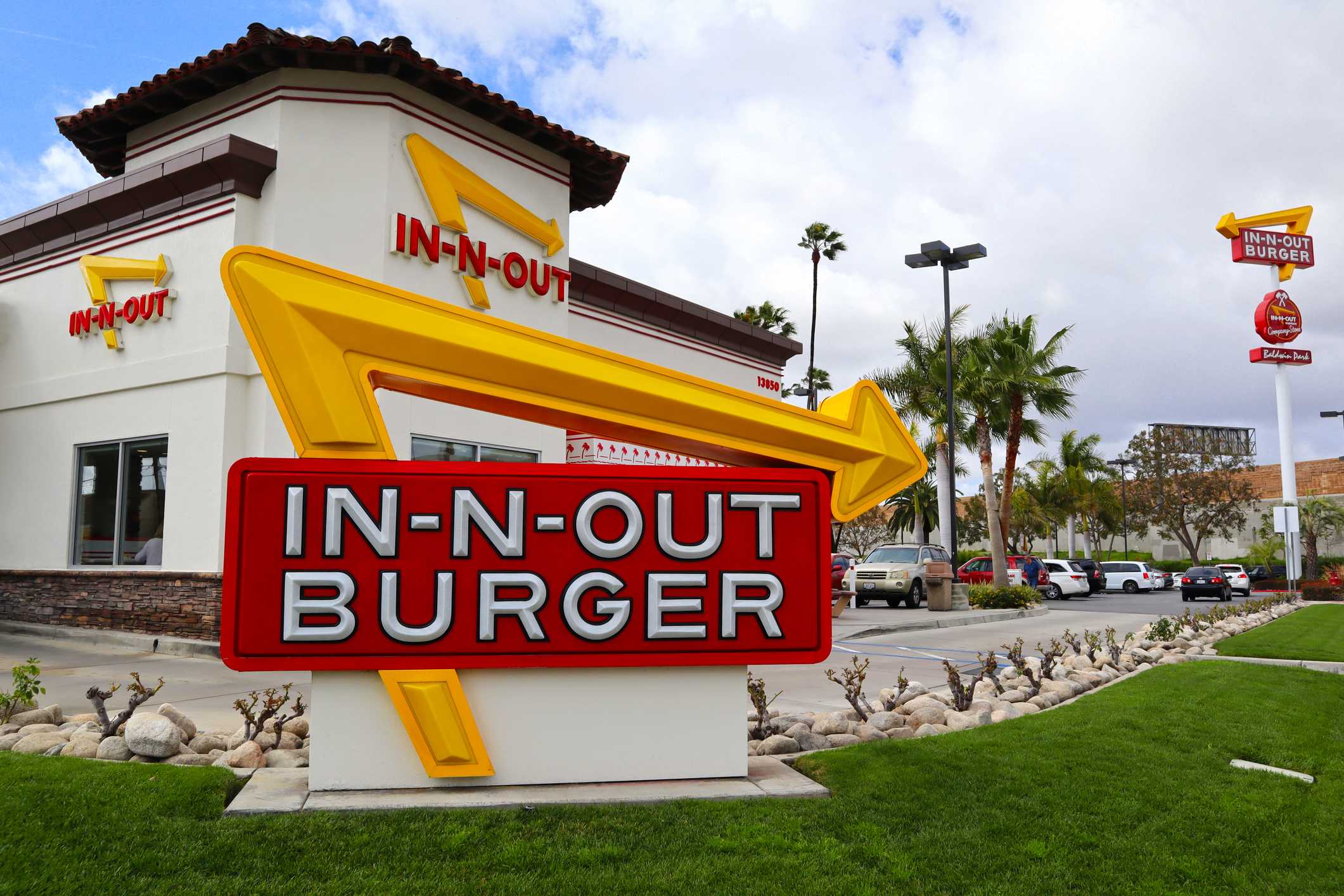 In-N-Out Burger CEO floats 3 additional states for possible expansion — Grafton Community news